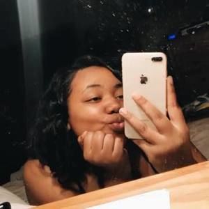 Meet your Posher, Janay